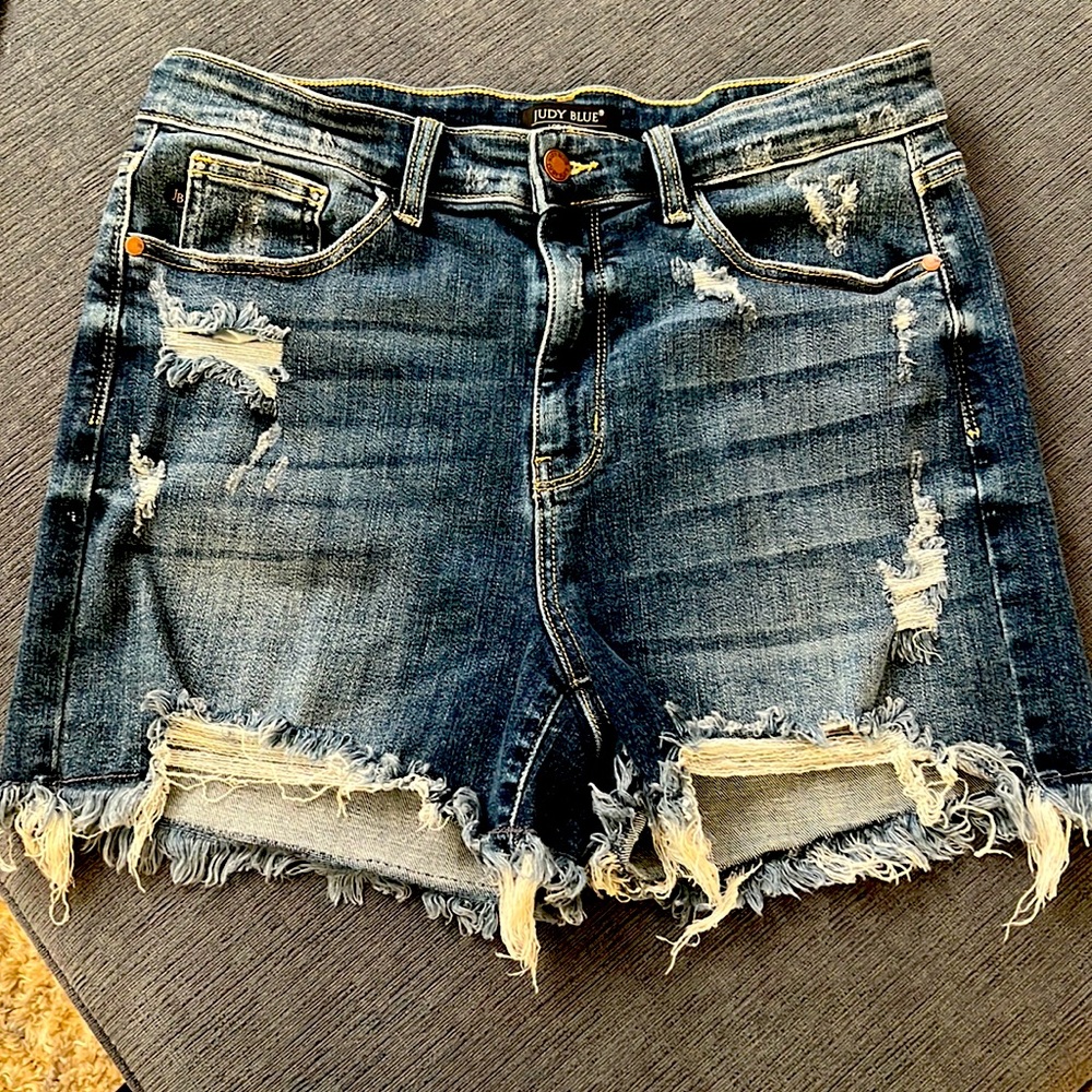 Cut off Judy Blue Shorts with 5 pockets